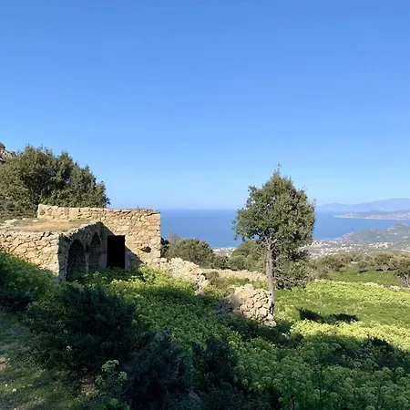 Vue à Ile Rousse * LʼÎle-Rousse